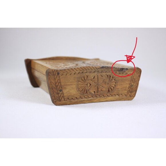 Vintage chip carved wooden card box cigarette box, home office desk tidy - Picture 10 of 10